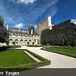 شقة Cozy In The Heart Of Le Marais 3rd باريس